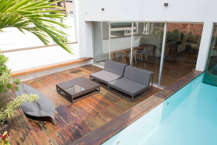 4 Bedroom Penhouse with Pool in Leblon 012 gallery image 3