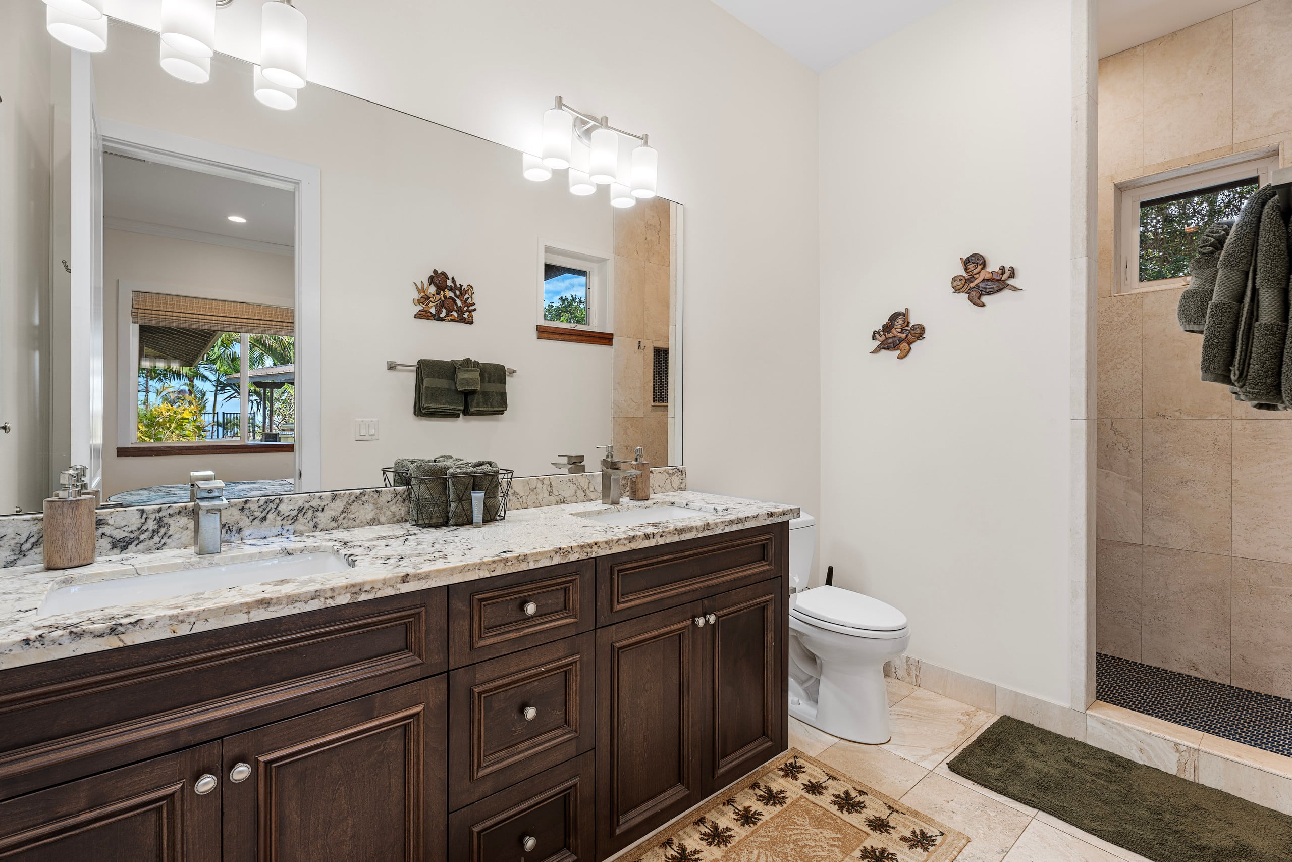 Home in Kailua-Kona · ★4.93 · 3 bedrooms · 7 beds · 3.5 baths - Image 25