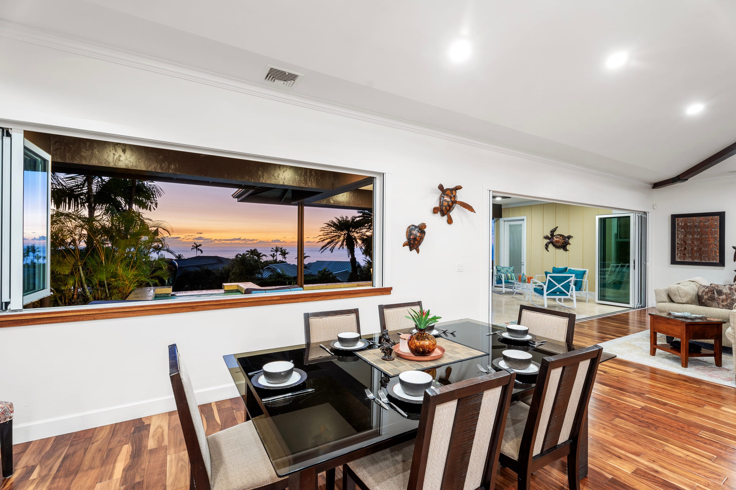 Home in Kailua-Kona · ★4.93 · 3 bedrooms · 7 beds · 3.5 baths - Image 14