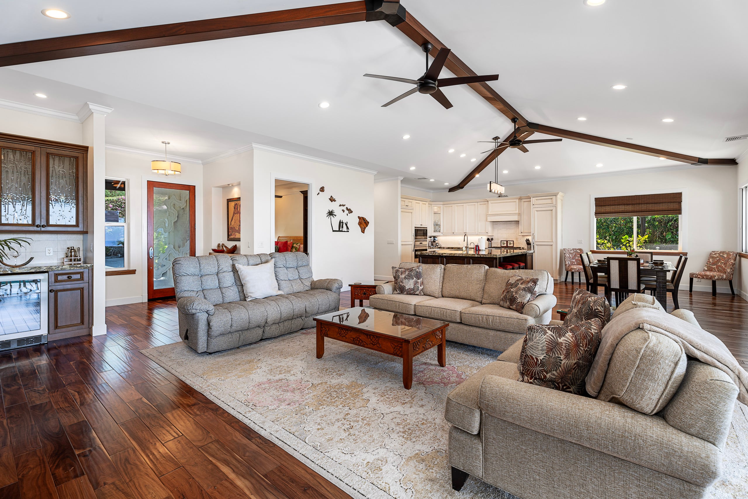 Home in Kailua-Kona · ★4.93 · 3 bedrooms · 7 beds · 3.5 baths - Image 8