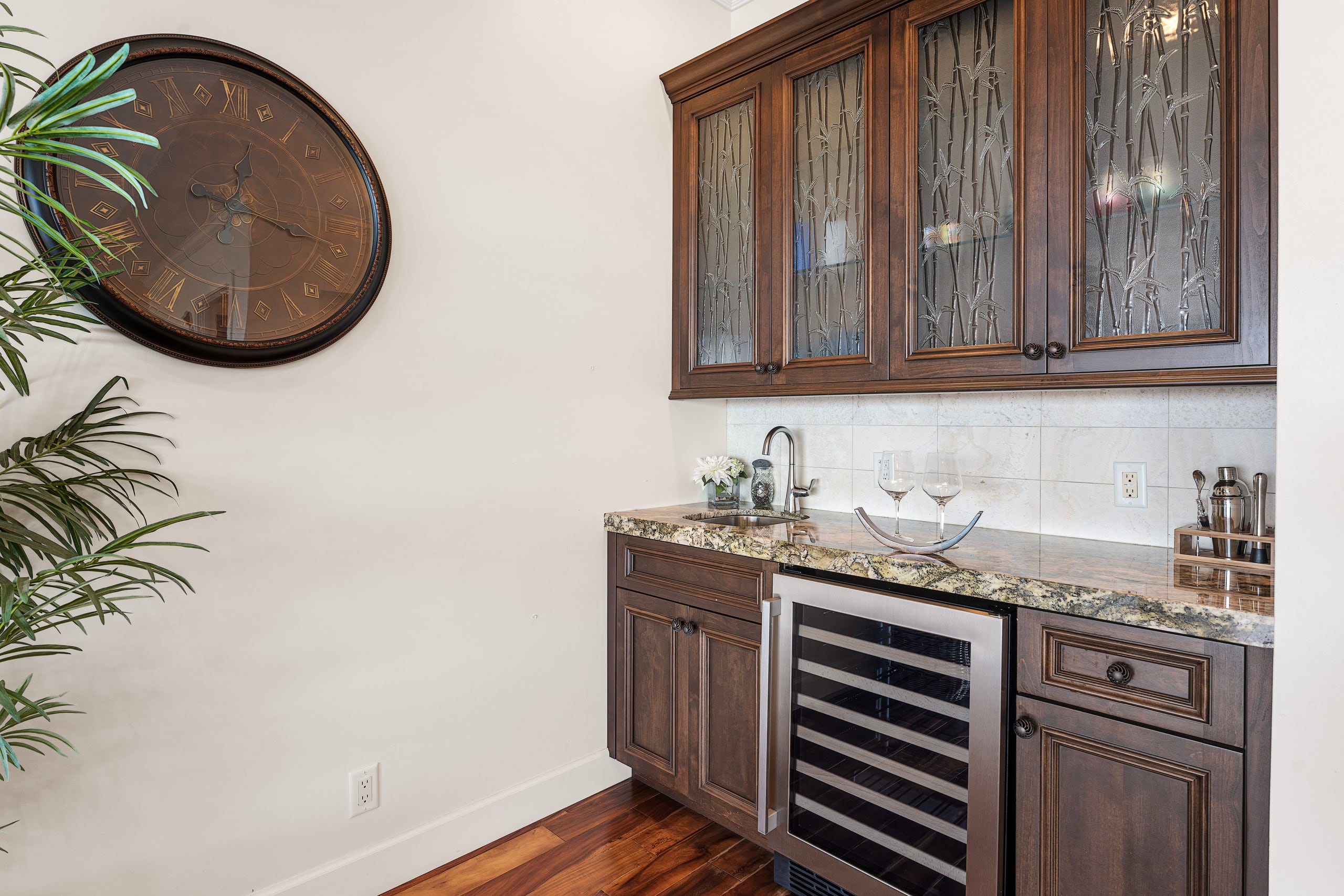 Home in Kailua-Kona · ★4.93 · 3 bedrooms · 7 beds · 3.5 baths - Image 12