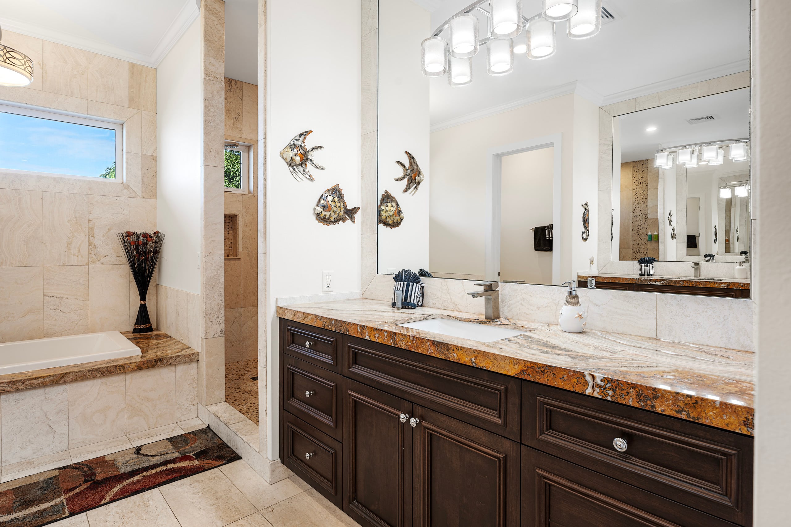 Home in Kailua-Kona · ★4.93 · 3 bedrooms · 7 beds · 3.5 baths - Image 20