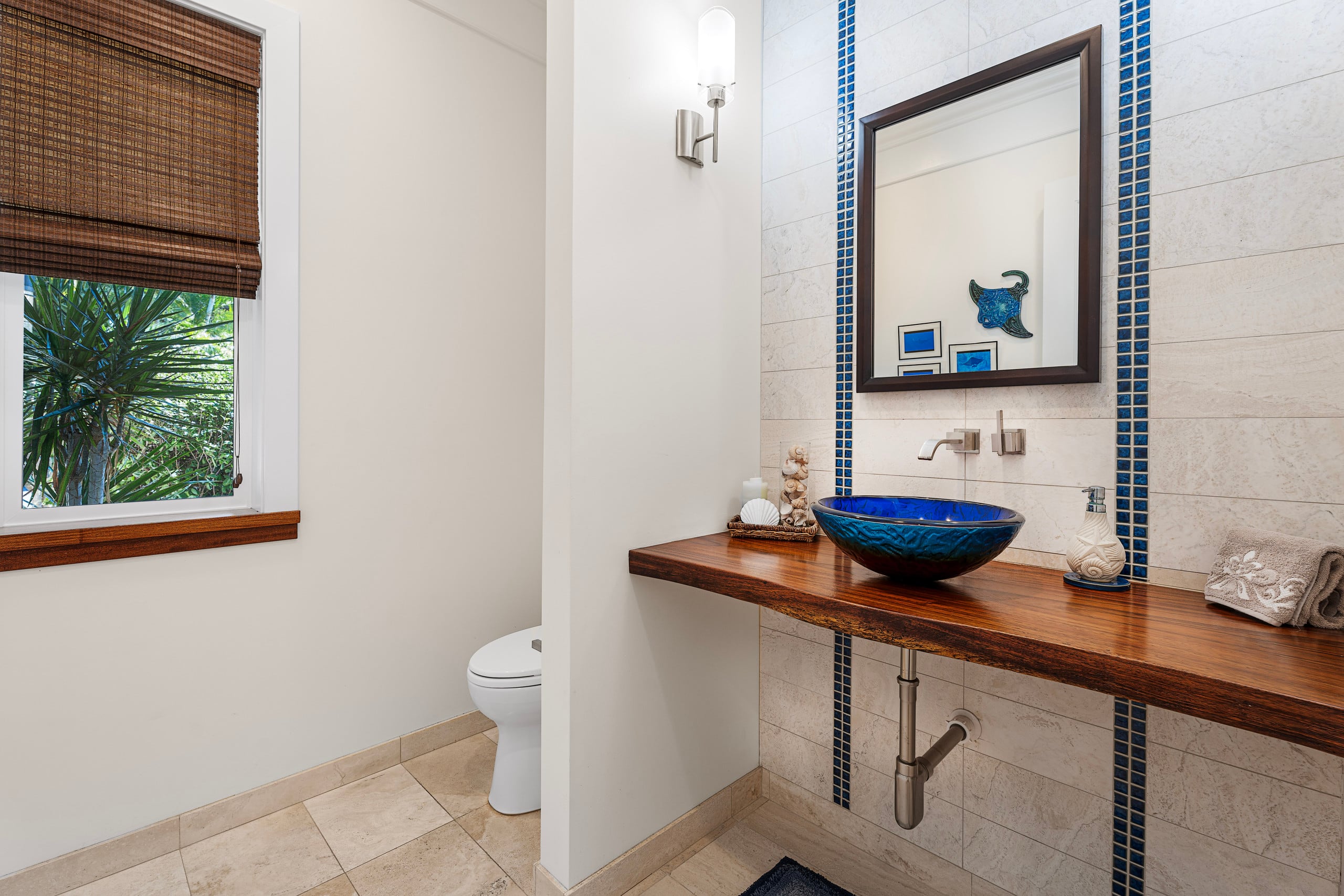 Home in Kailua-Kona · ★4.93 · 3 bedrooms · 7 beds · 3.5 baths - Image 34