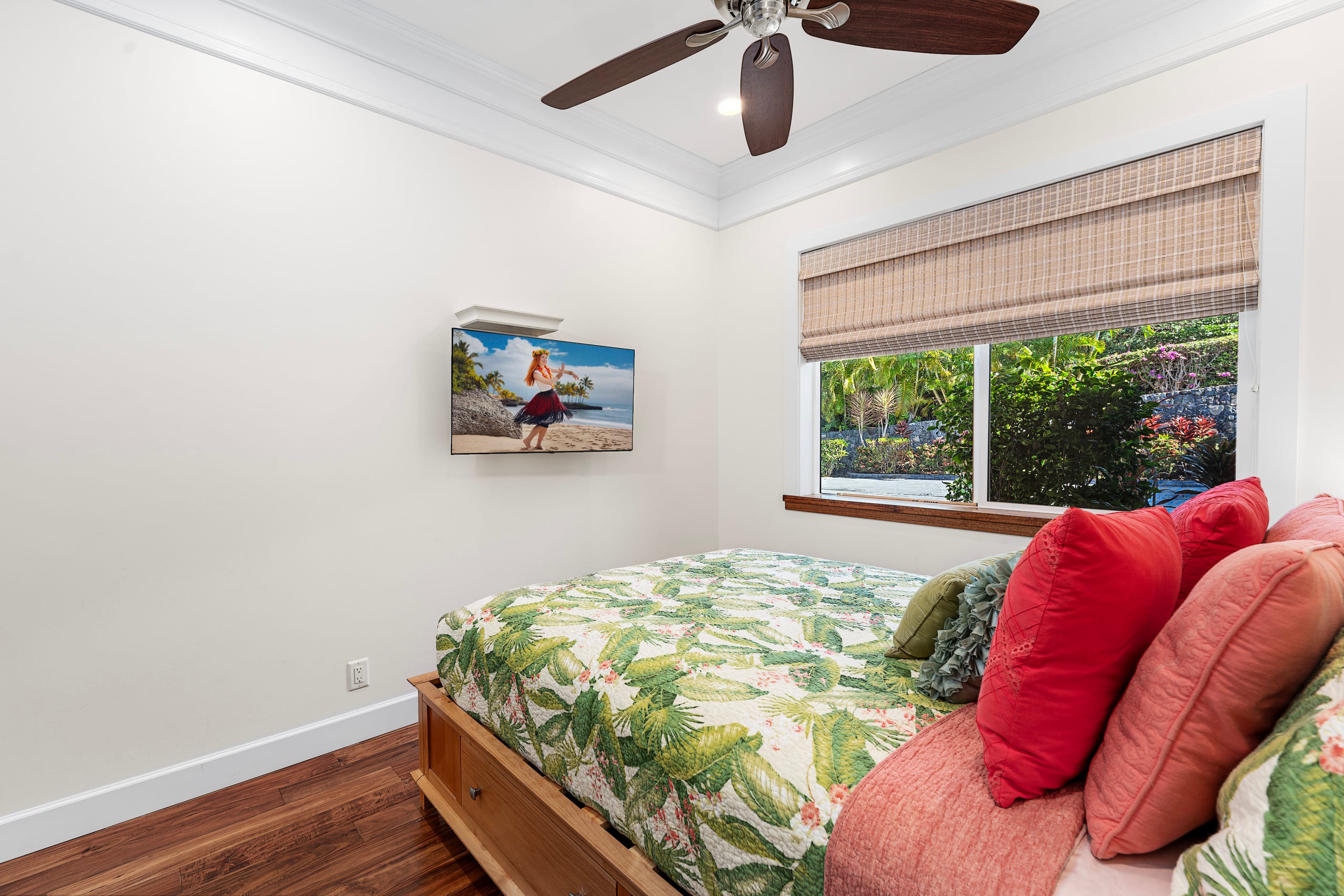 Home in Kailua-Kona · ★4.93 · 3 bedrooms · 7 beds · 3.5 baths - Image 31