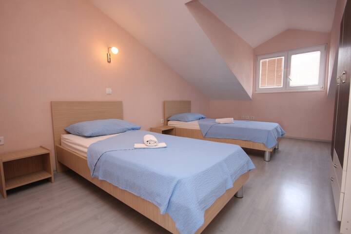 Спална соба 2, Површина: 12 м²