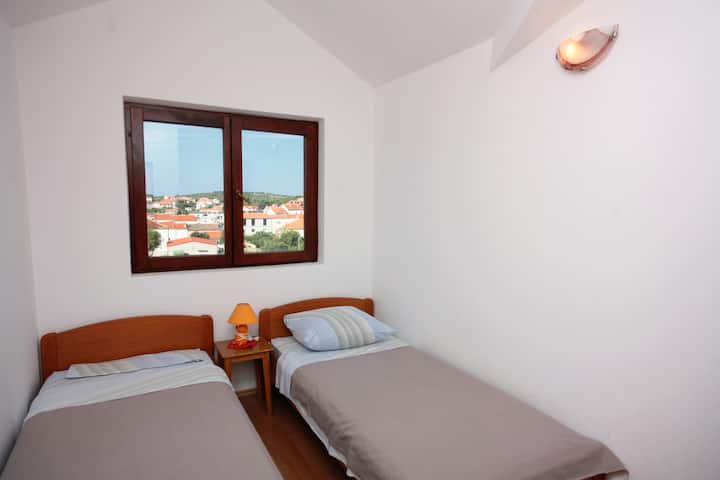 Miegamasis nr. 2, plotas: 9 m²