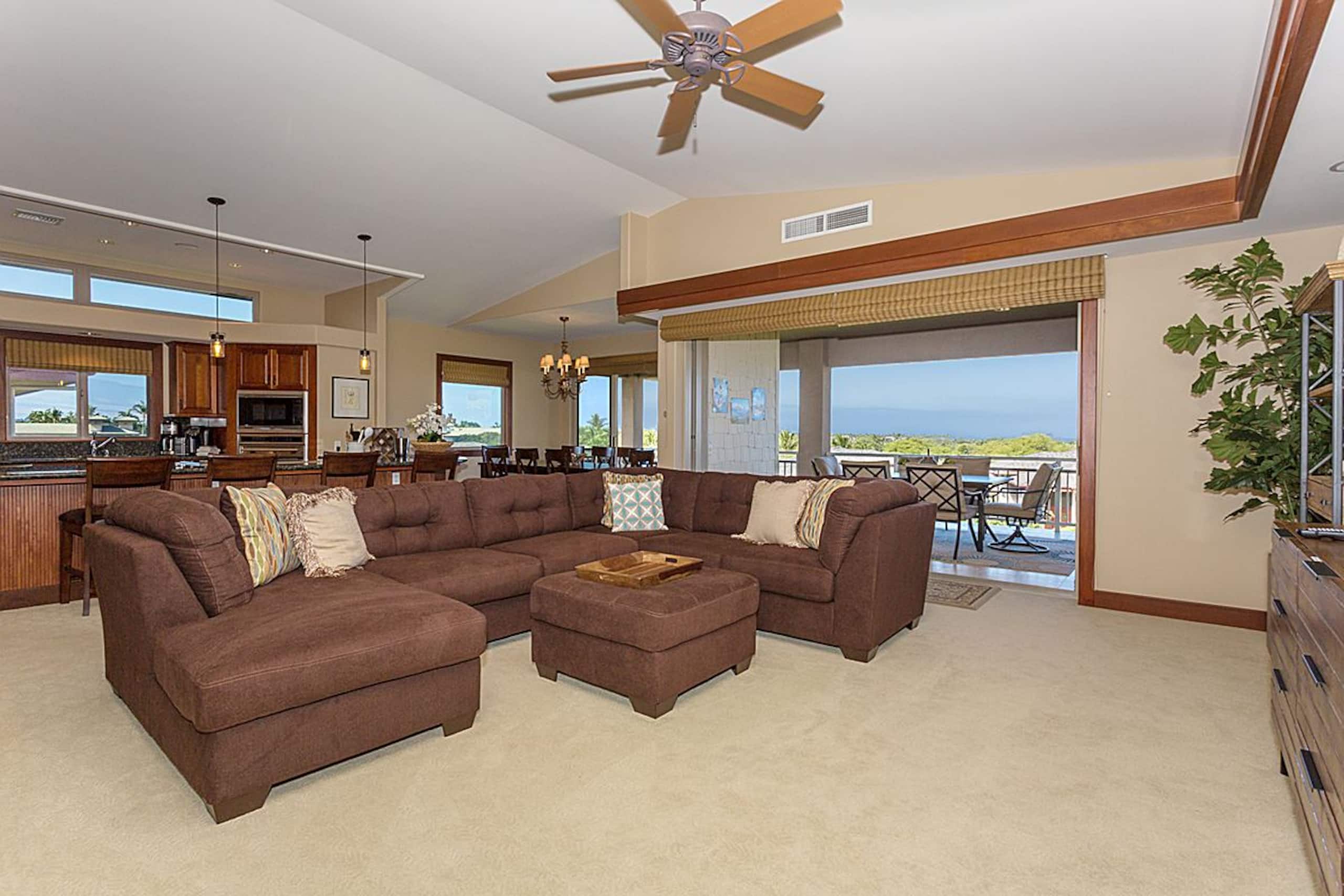 Condo in Waimea · ★4.92 · 3 bedrooms · 4 beds · 3.5 shared baths - Image 3