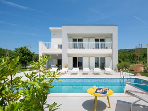 Debora by Interhome