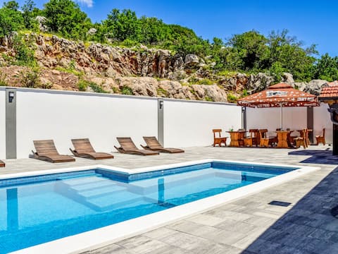 Popular Airbnb listing: Delfin by Interhome in Općina Karlobag