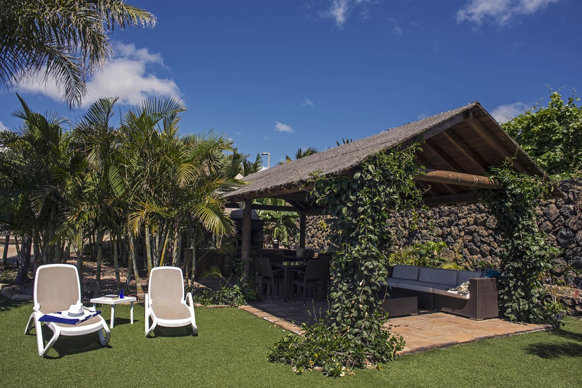 Apartment in Tenerife with a private garden