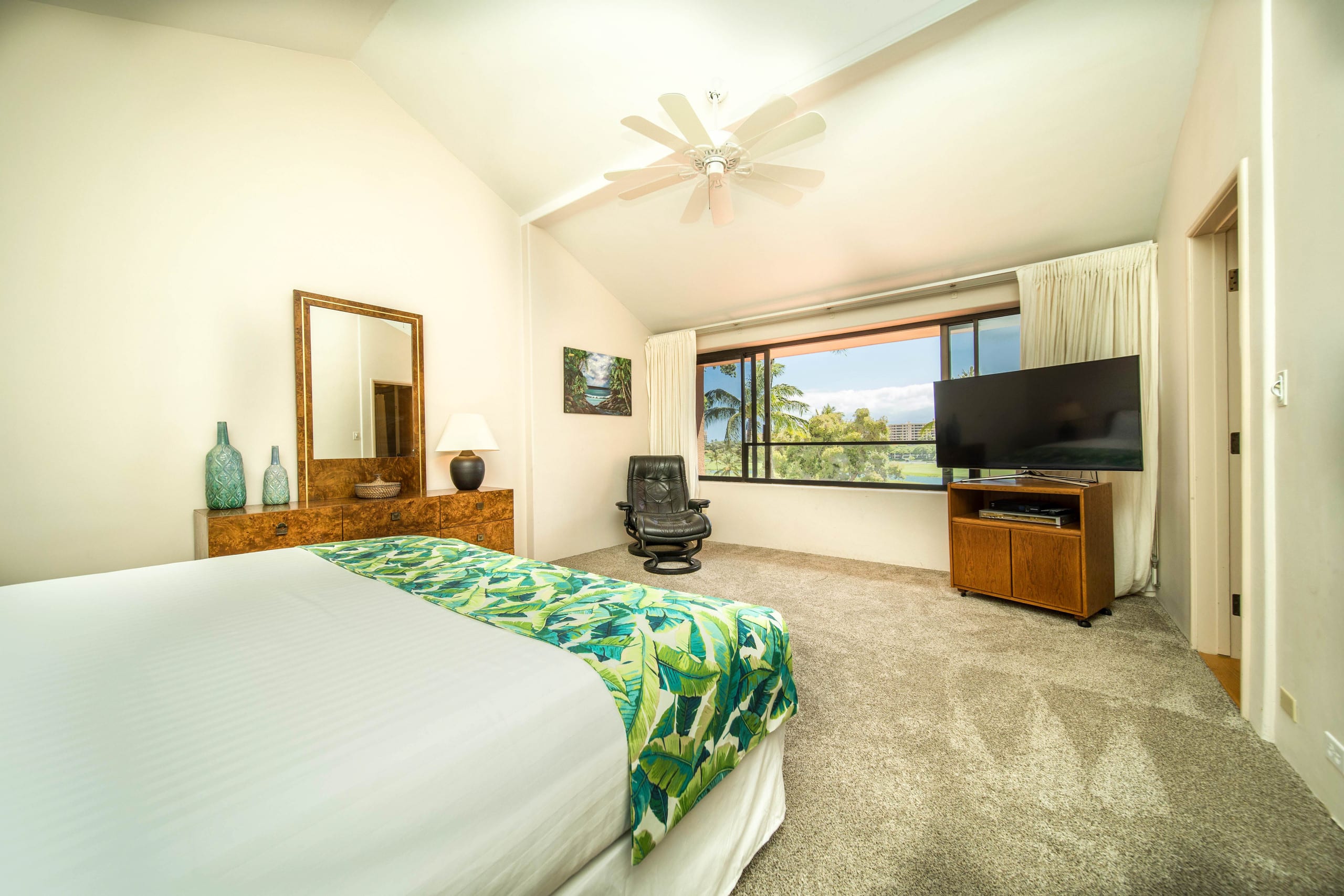 Condo in Lahaina · ★4.79 · 2 bedrooms · 4 beds · 2 baths - Image 12