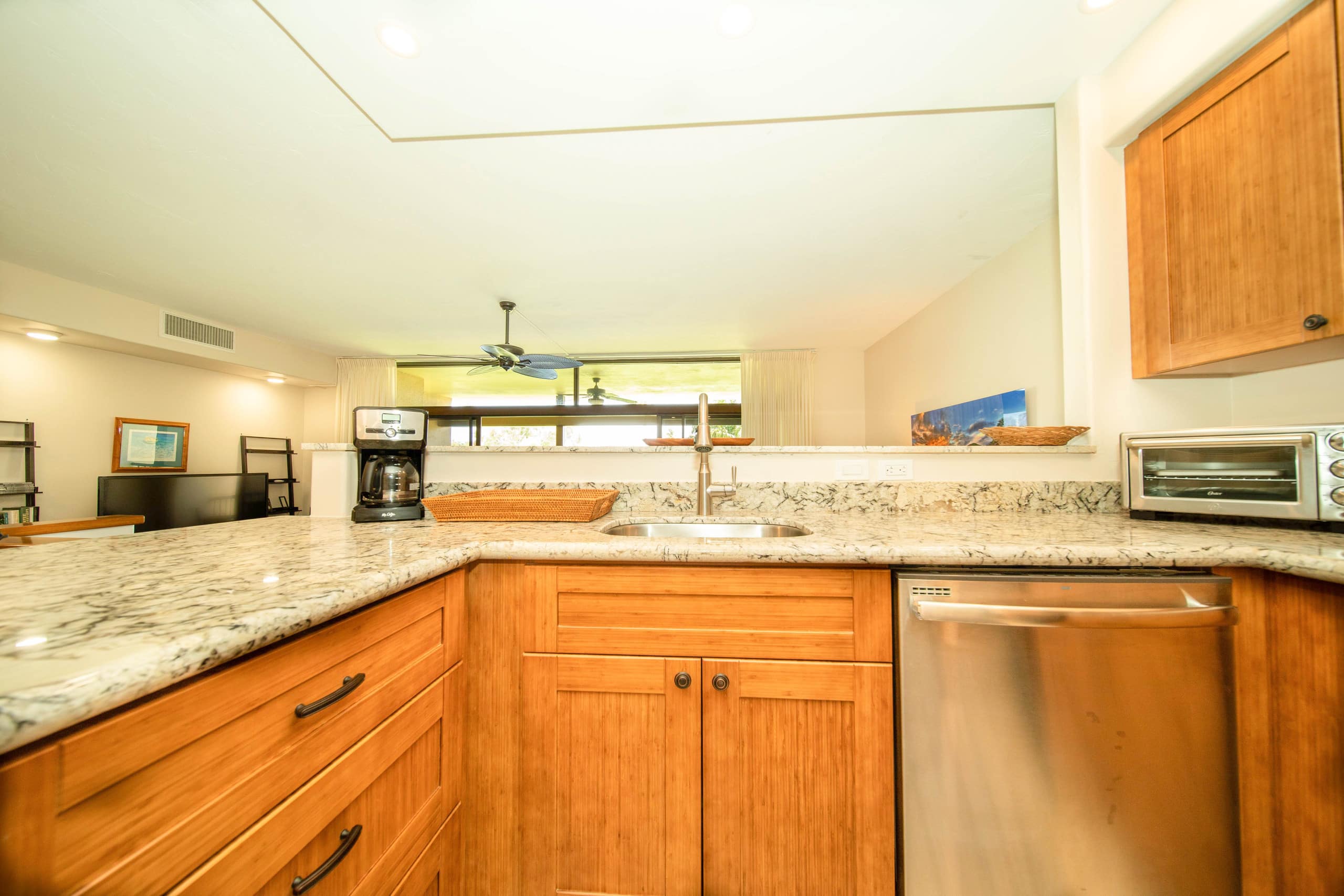 Condo in Lahaina · ★4.79 · 2 bedrooms · 4 beds · 2 baths - Image 7