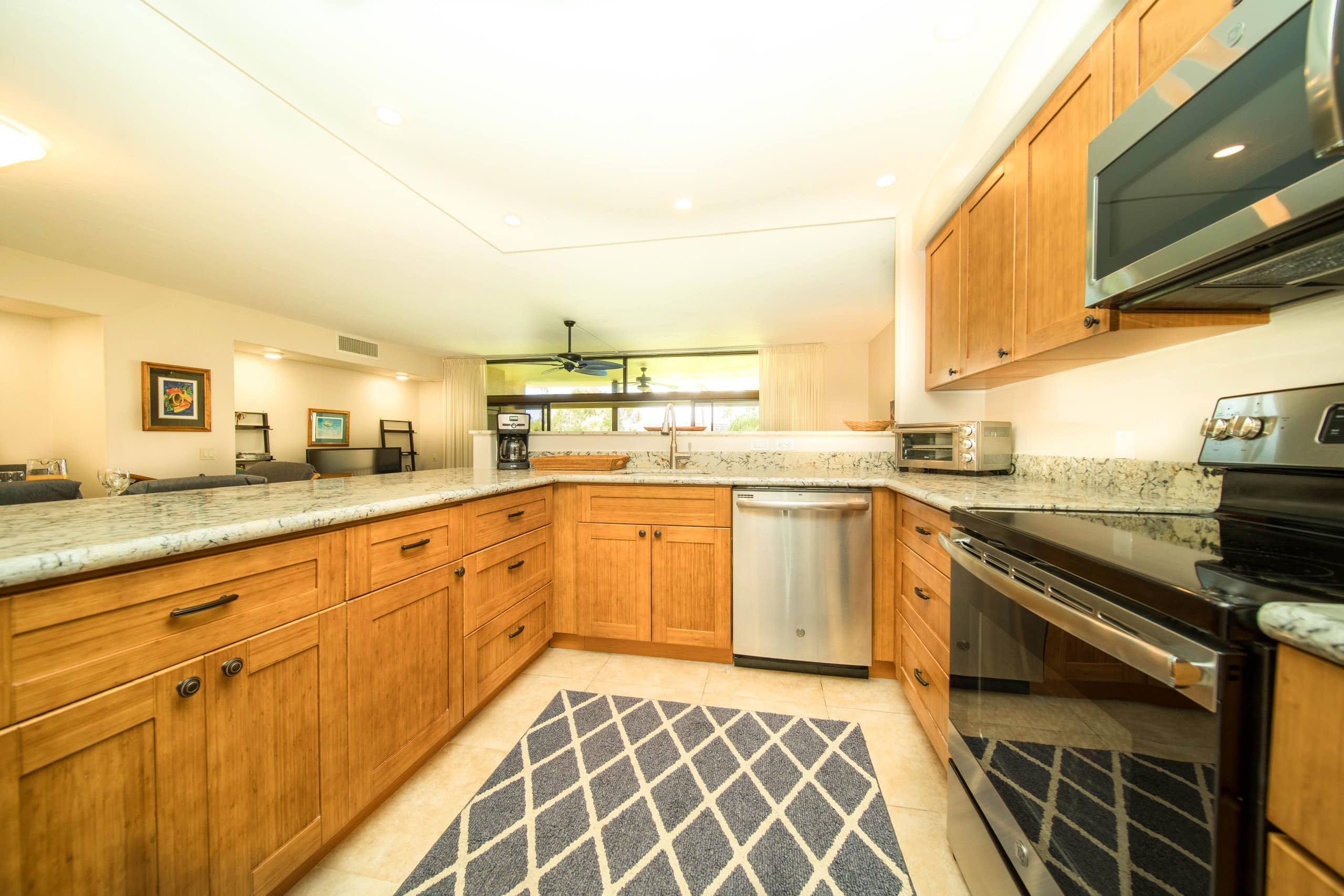 Condo in Lahaina · ★4.79 · 2 bedrooms · 4 beds · 2 baths - Image 5