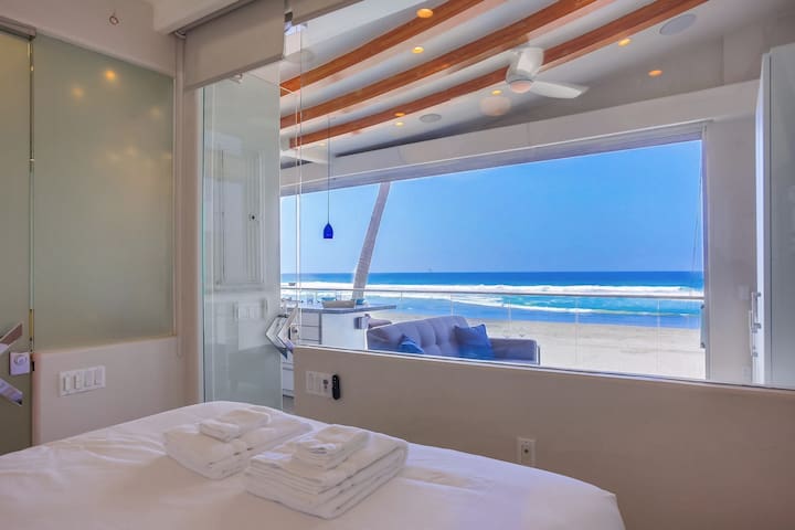 Rooftop Beach Views – Liquid Blue 2 gallery image 3