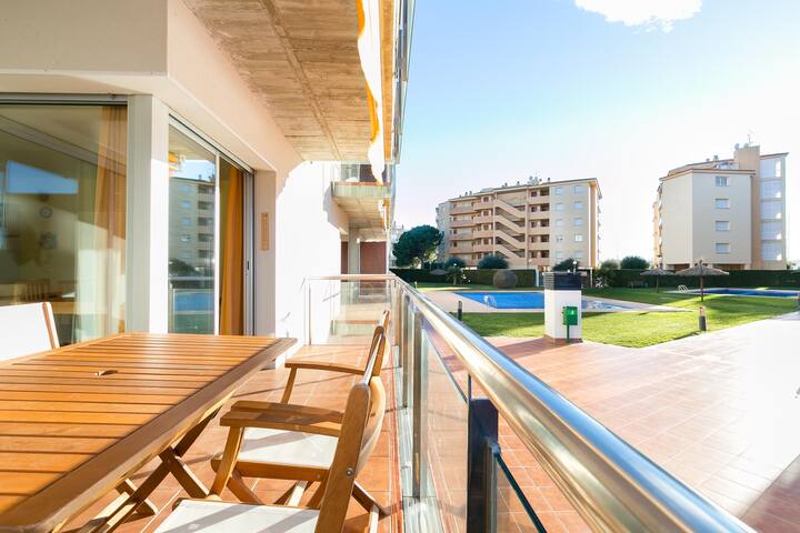 les marines -beautiful apartment with three swimmi