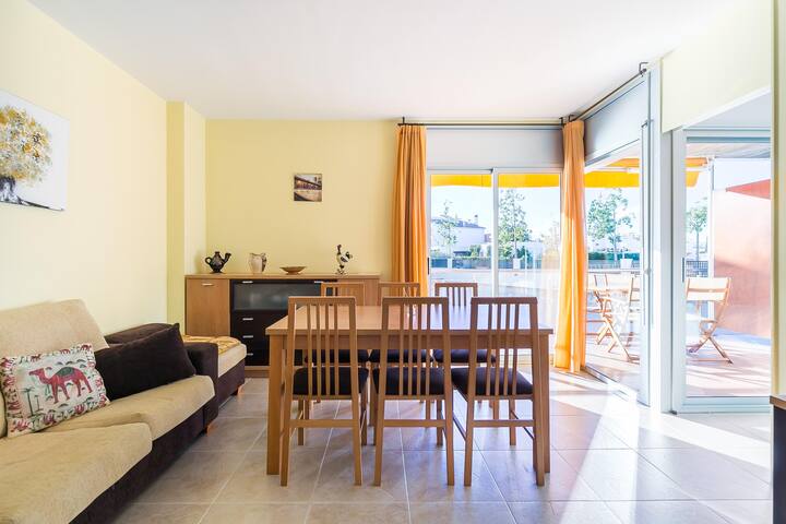 les marines -beautiful apartment with three swimmi gallery image 2