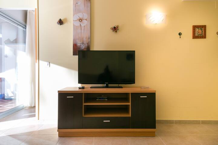 les marines -beautiful apartment with three swimmi gallery image 4