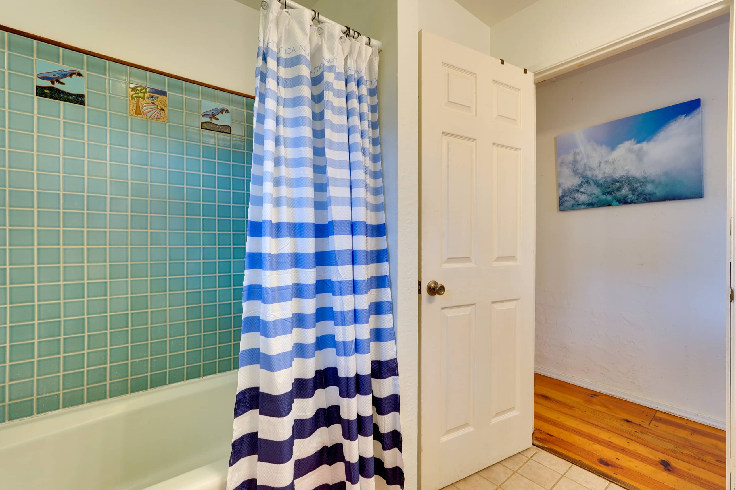 Home in Kailua-Kona · ★4.33 · 2 bedrooms · 3 beds · 1 shared bath - Image 18