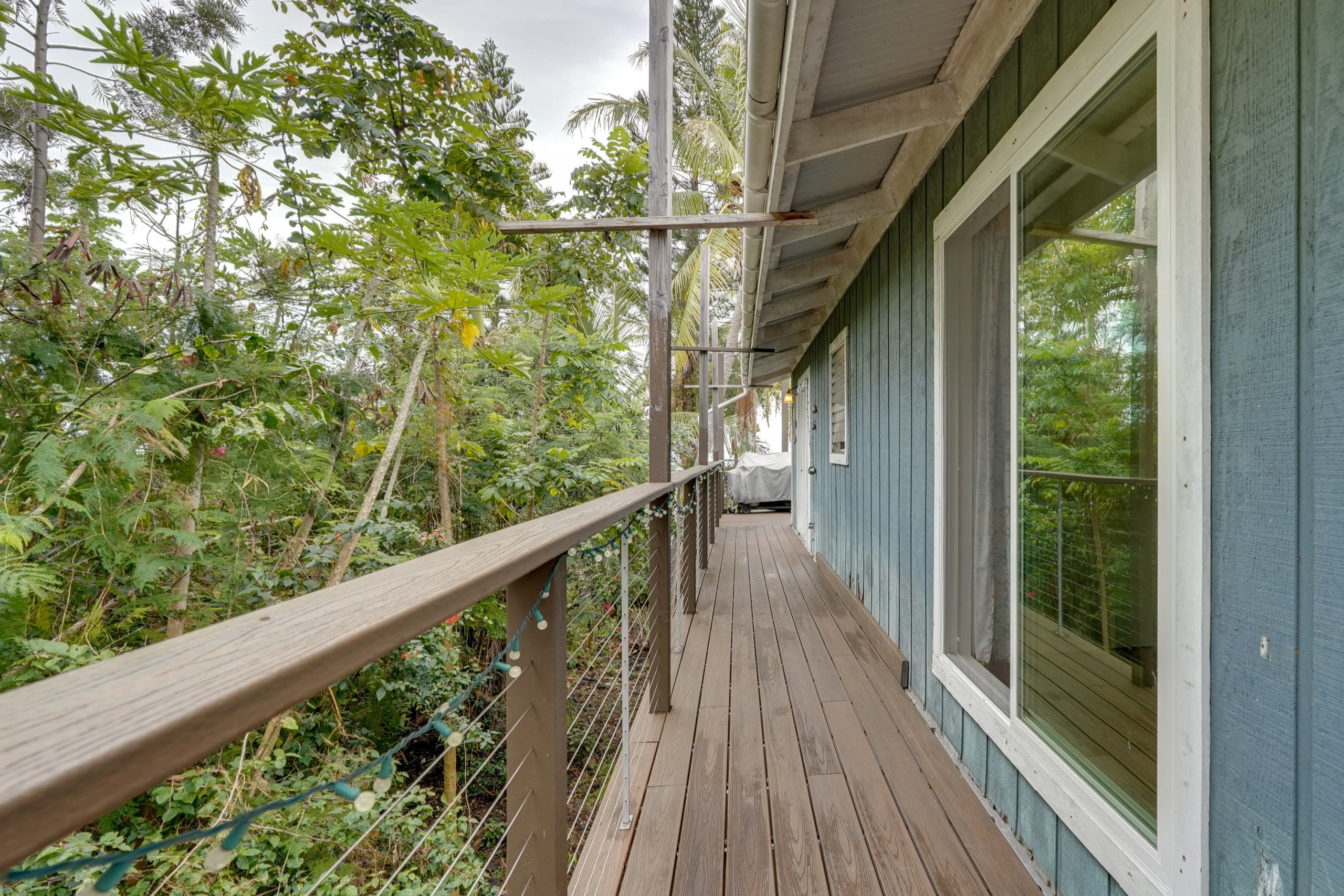 Home in Kailua-Kona · ★4.33 · 2 bedrooms · 3 beds · 1 shared bath - Image 25