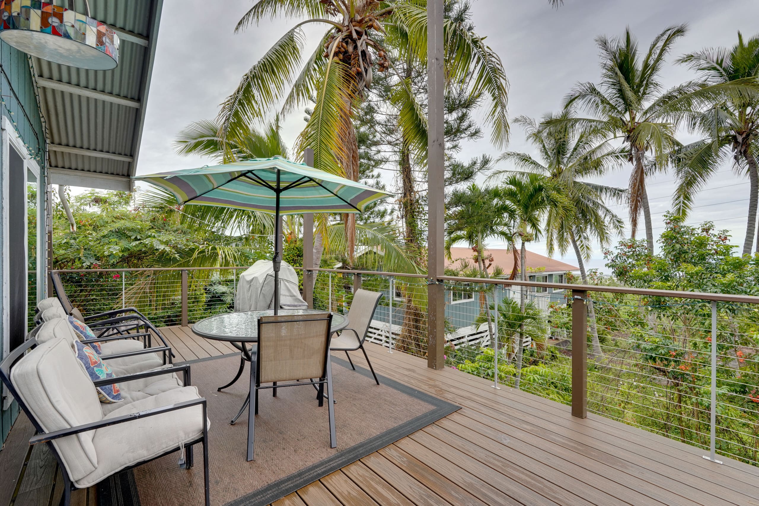 Home in Kailua-Kona · ★4.33 · 2 bedrooms · 3 beds · 1 shared bath - Image 1