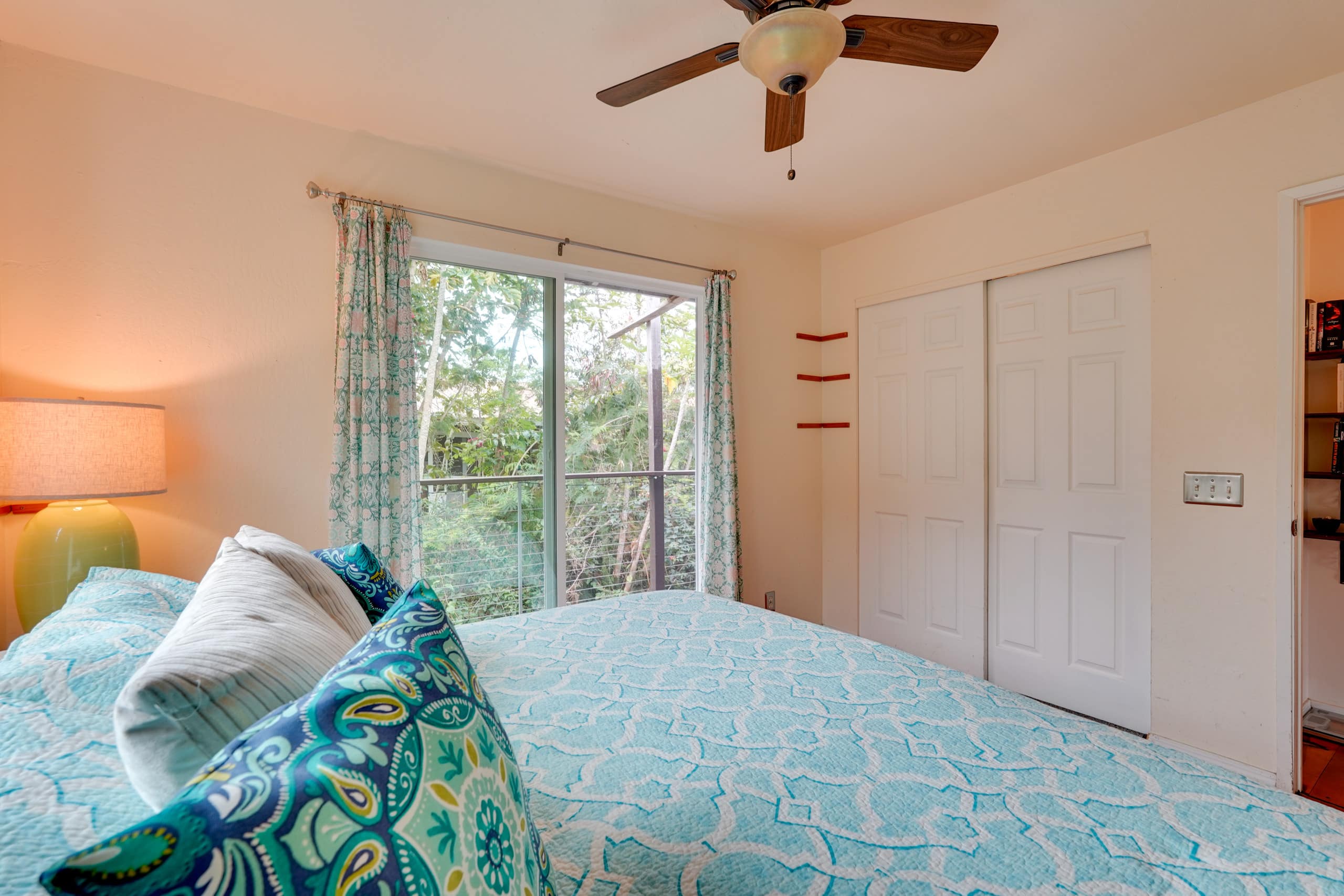Home in Kailua-Kona · ★4.33 · 2 bedrooms · 3 beds · 1 shared bath - Image 15