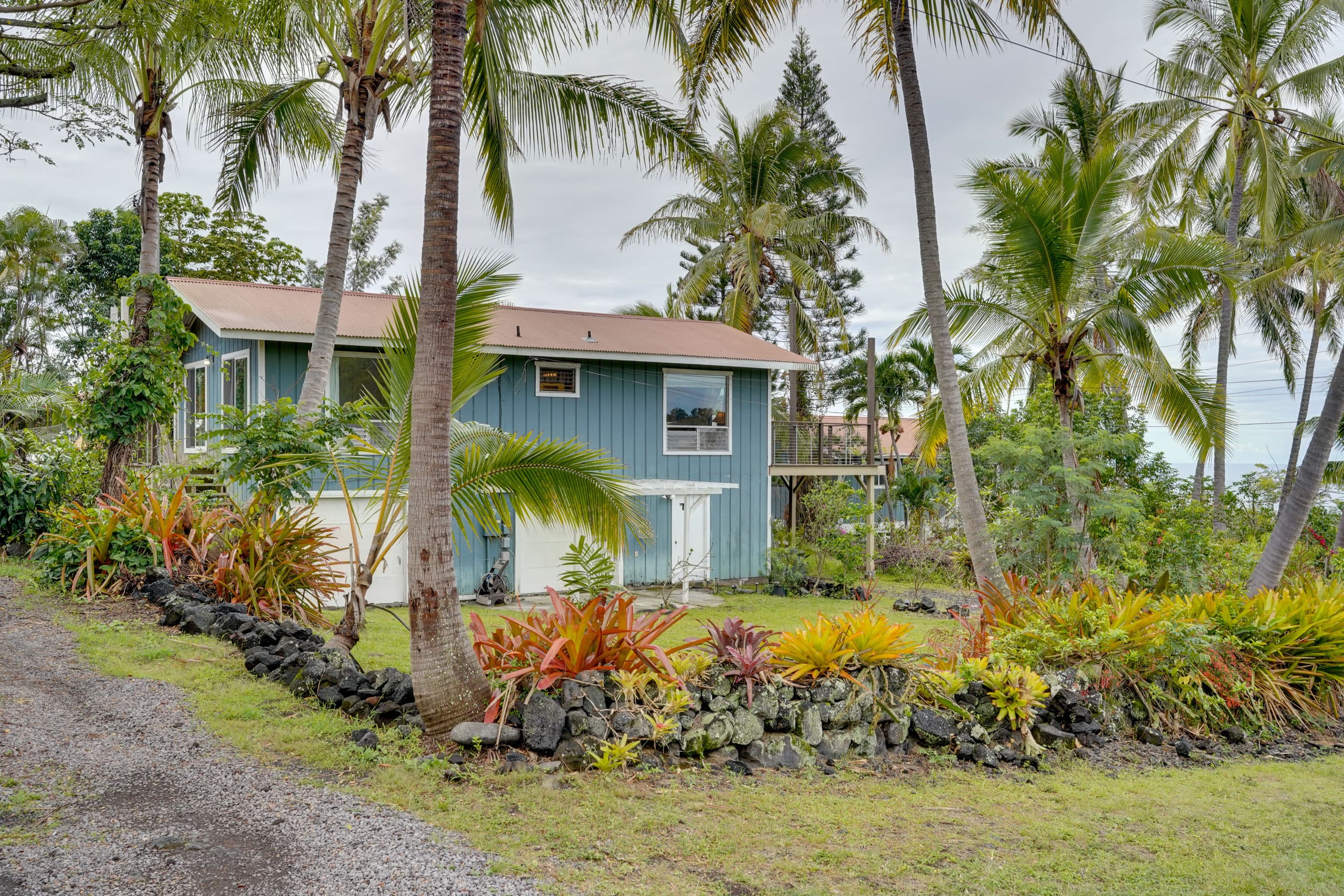 Home in Kailua-Kona · ★4.33 · 2 bedrooms · 3 beds · 1 shared bath - Image 28