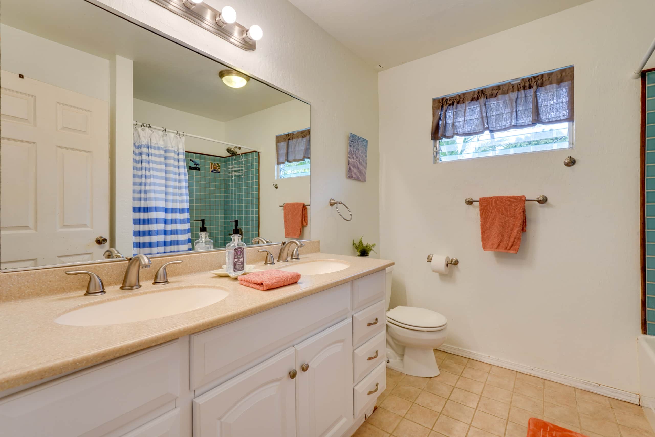 Home in Kailua-Kona · ★4.33 · 2 bedrooms · 3 beds · 1 shared bath - Image 17