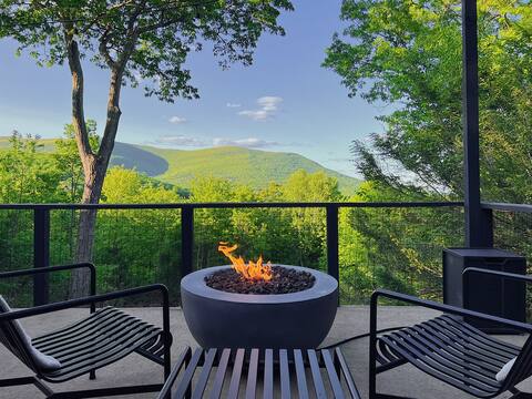 Zink Cabin | Mountain Views w/ Hot Tub