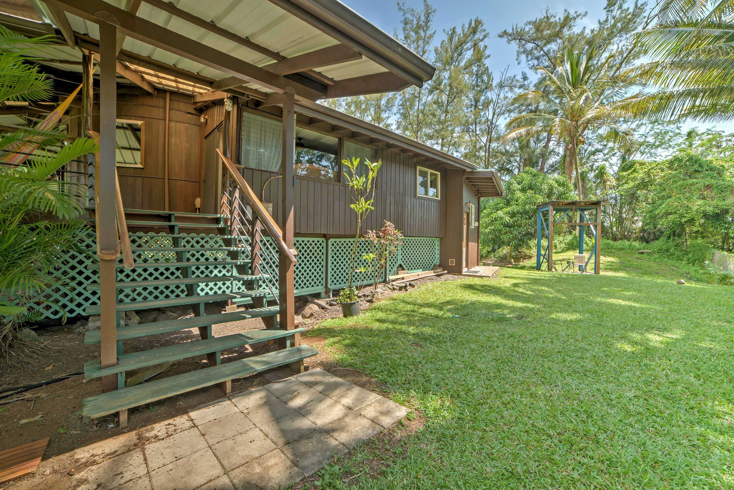 Home in Keaau · ★4.62 · 2 bedrooms · 2 beds · 2 shared baths - Image 23