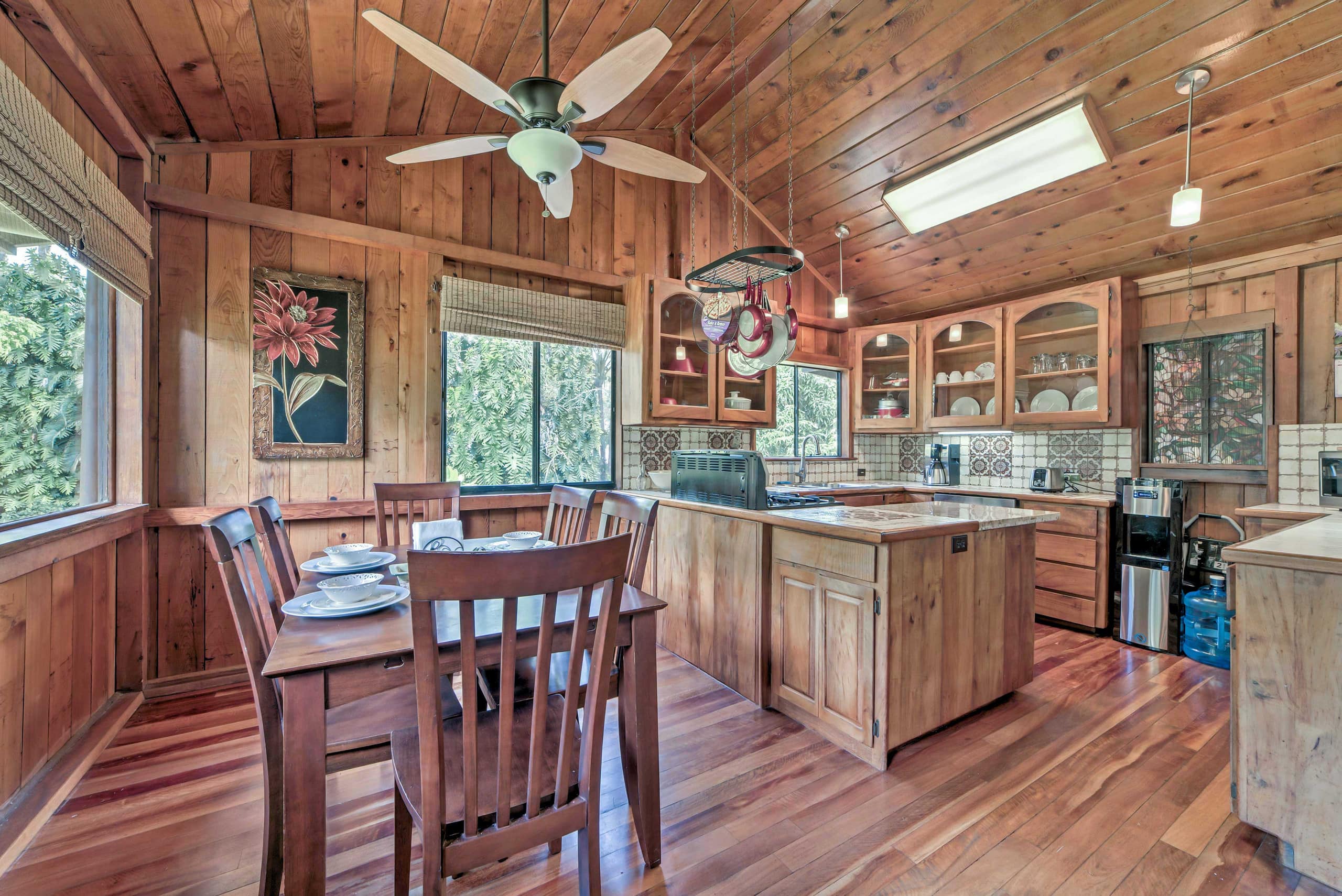 Home in Keaau · ★4.62 · 2 bedrooms · 2 beds · 2 shared baths - Image 6