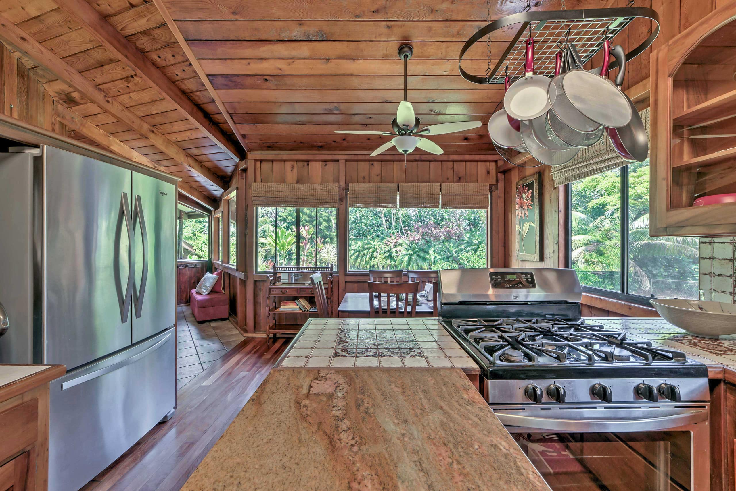 Home in Keaau · ★4.62 · 2 bedrooms · 2 beds · 2 shared baths - Image 11