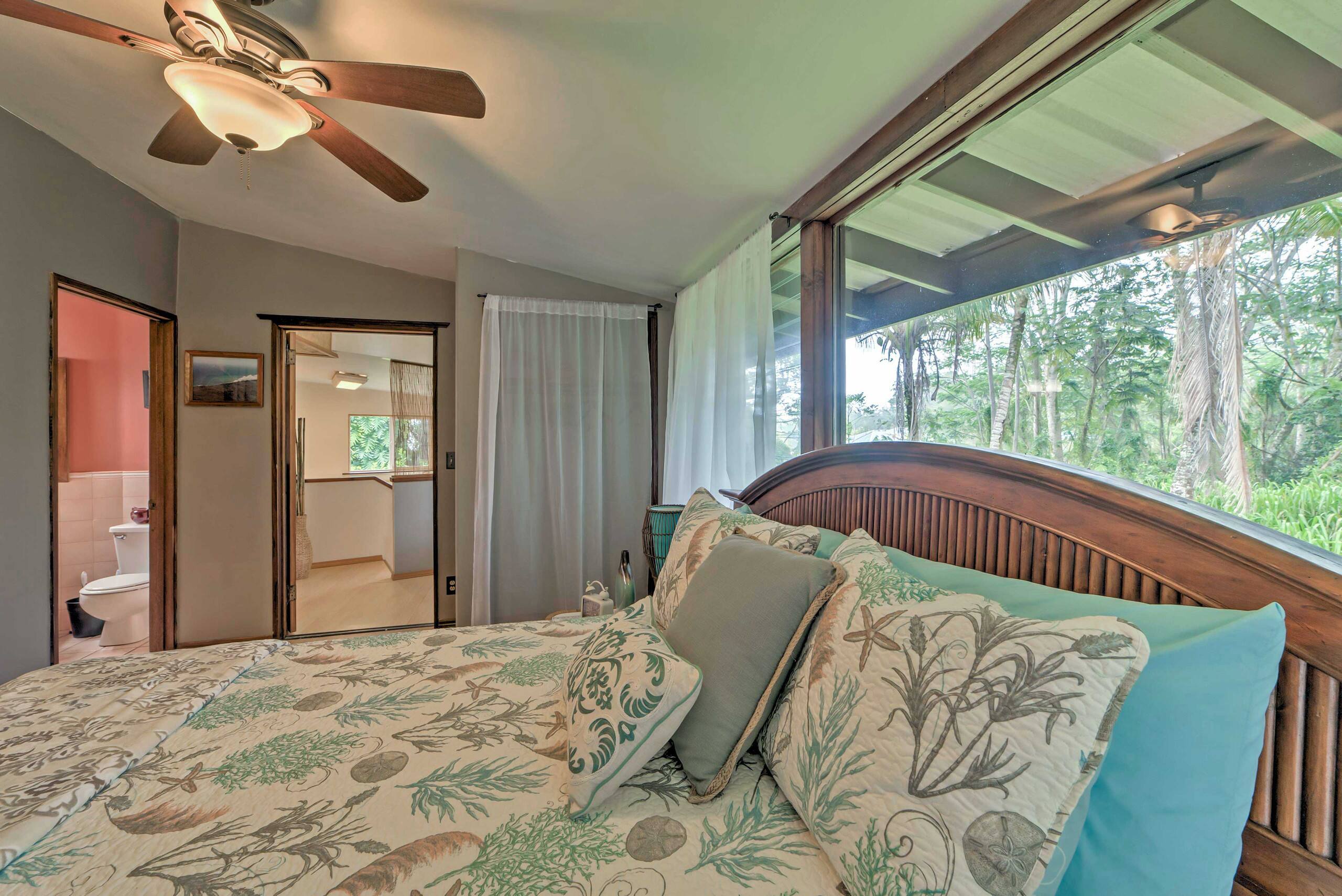 Home in Keaau · ★4.62 · 2 bedrooms · 2 beds · 2 shared baths - Image 17