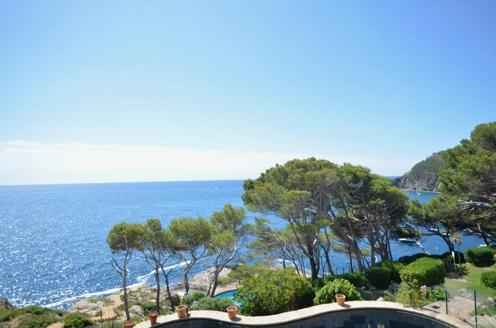 holiday rental apartment with swimming pool in cap gallery image 2