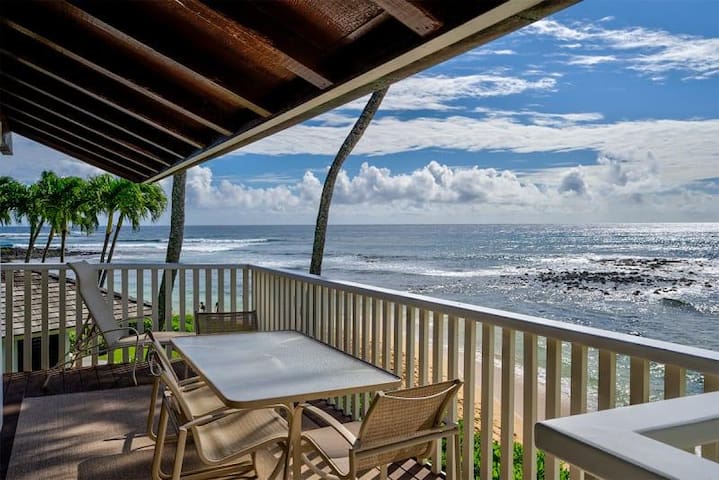2 Bedroom Beach Front Alii -Kiahuna #2004