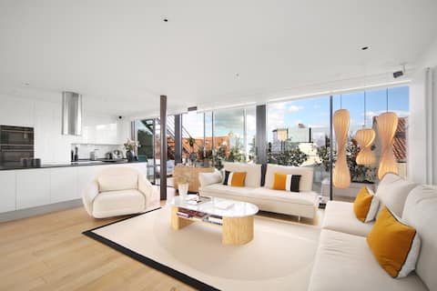 Top performing Airbnb: Villa Hortense Pool & Rooftop Paris View, 5 BR, AC in Issy Les Moulineaux