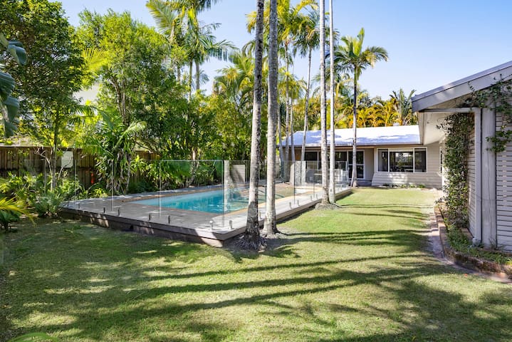 Modern Oasis in Noosa Heads