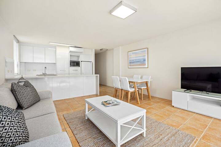 Fairshore 28: Beachfront Escape gallery image 5