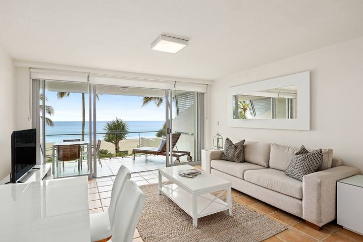 Fairshore 28: Beachfront Escape gallery image 4