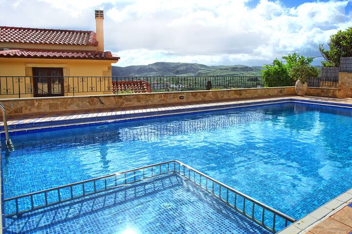 Villa sevi grande – seaside villa rental in crete, gallery image 3