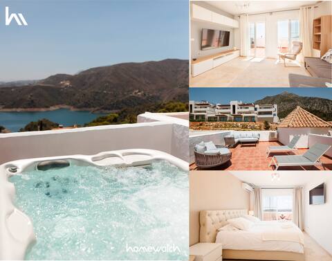 Penthouse in Istán; jacuzzi; sea and lake views