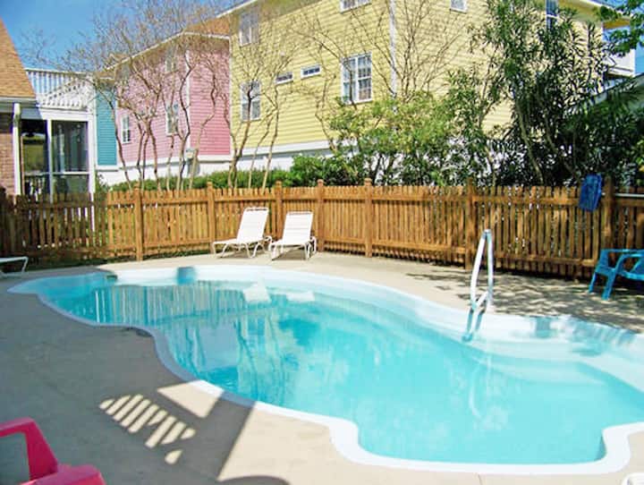 Spacious 4br Duplex With A Pool! - C043 - Carolina Beach, NC