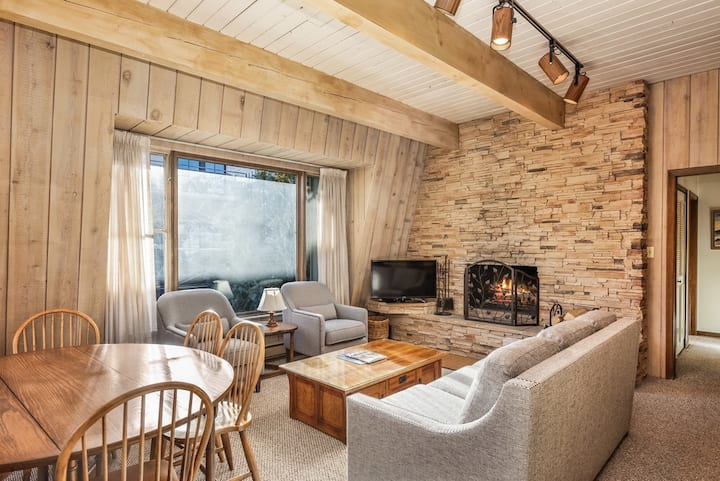 Chateau Dumont Unit 15 | Spacious Top Floor Condo, Two Blocks From Aspen Mountain - Aspen