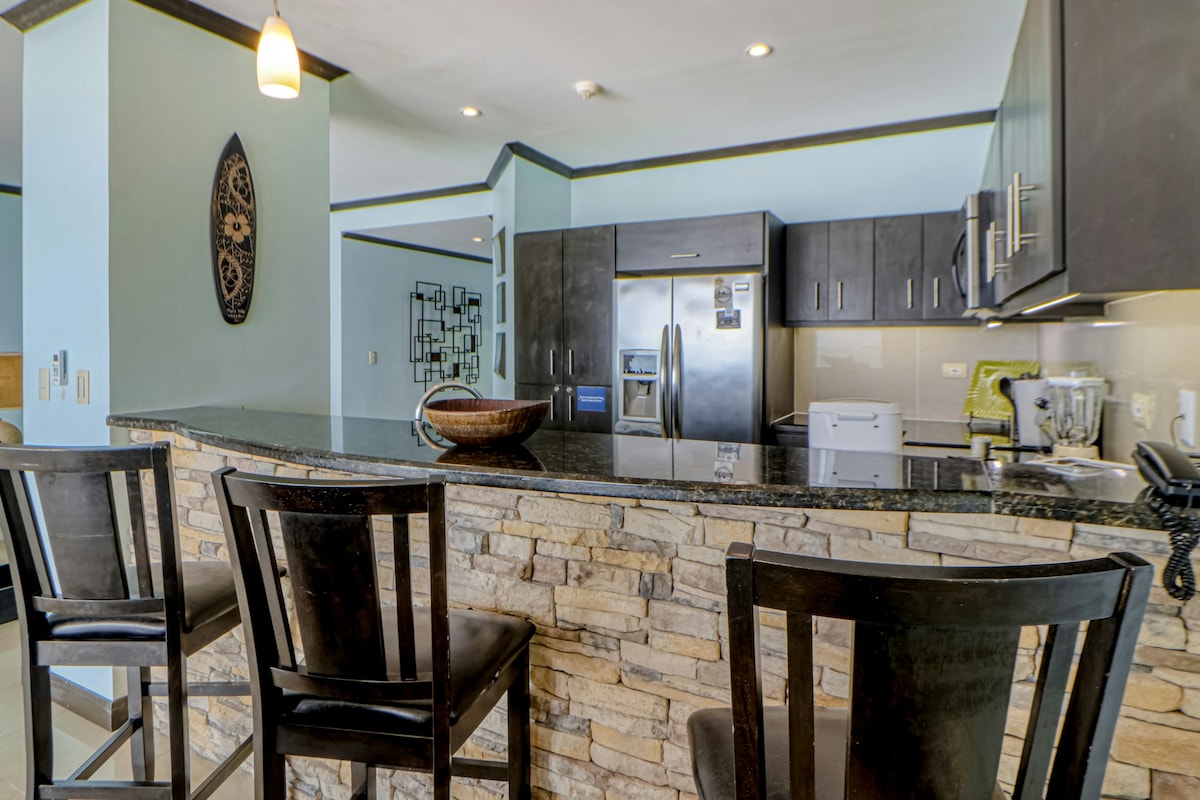 Luxurious 2BR Oceanfront Diamante del Sol — 2 bedroom vacation rental in Jaco