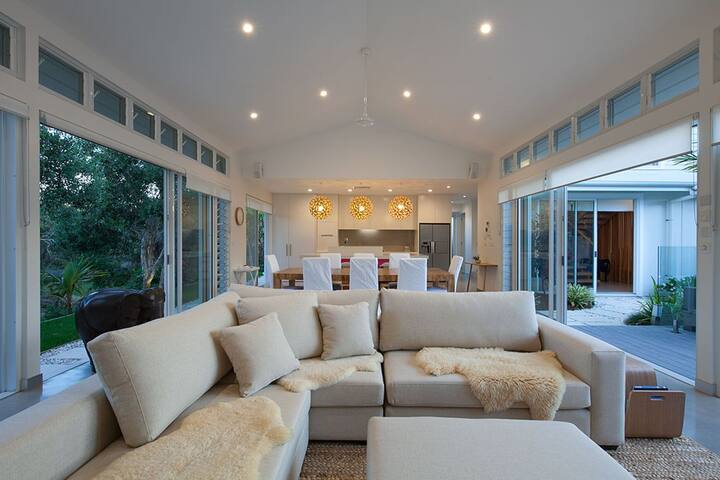 White Sands Beach House – great family home gallery image 3