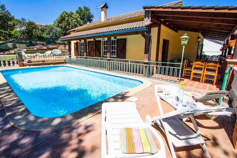 Costa Brava villa w/ private pool and spacious gar