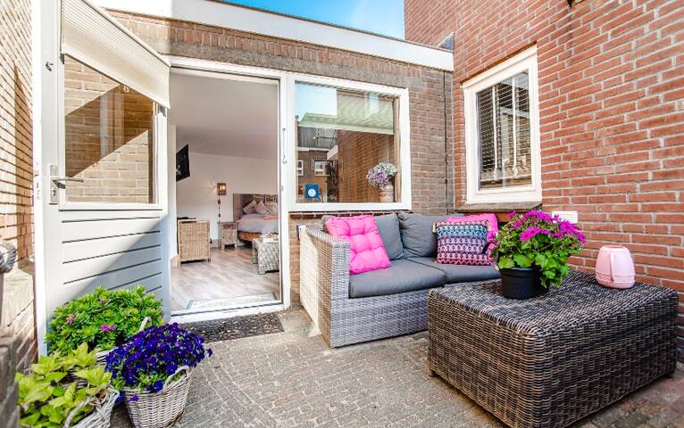 Zandvoortferienwohnungen managed Airbnb listing 3