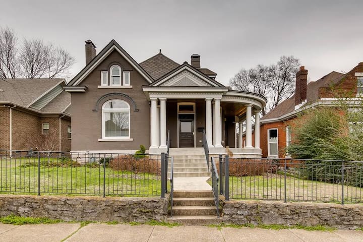 1- Historic Music Row – The Music City Collection