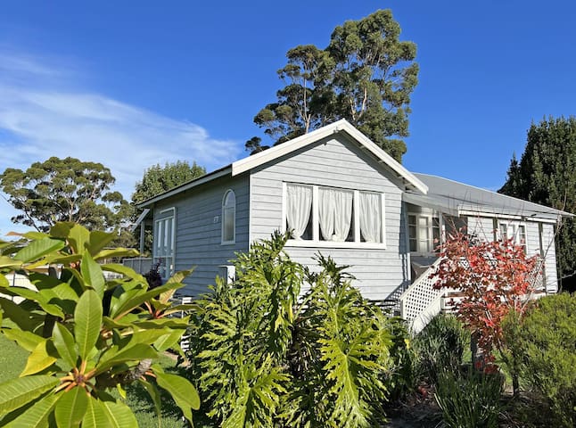 Seachelles: Pet friendly, spa, sauna & beach views