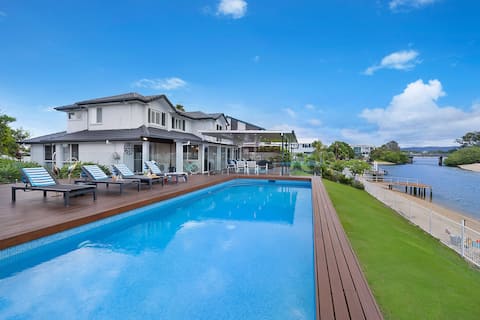 Whitehaven - Sun soaked heated pool