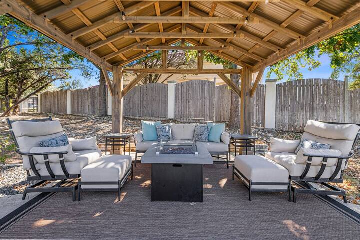 Pool + Cabana + Amazing Views – Picturesque Point gallery image 3